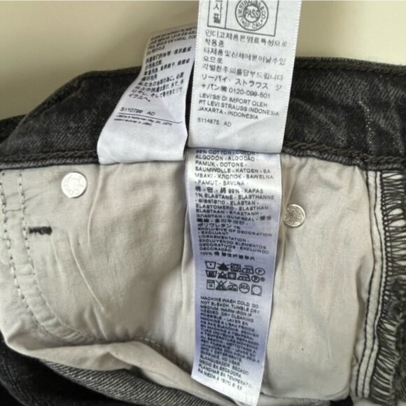 Aritzia x Levi's '70s High Flare Jean in Just a Hint Size 26 - Picture 9 of 14